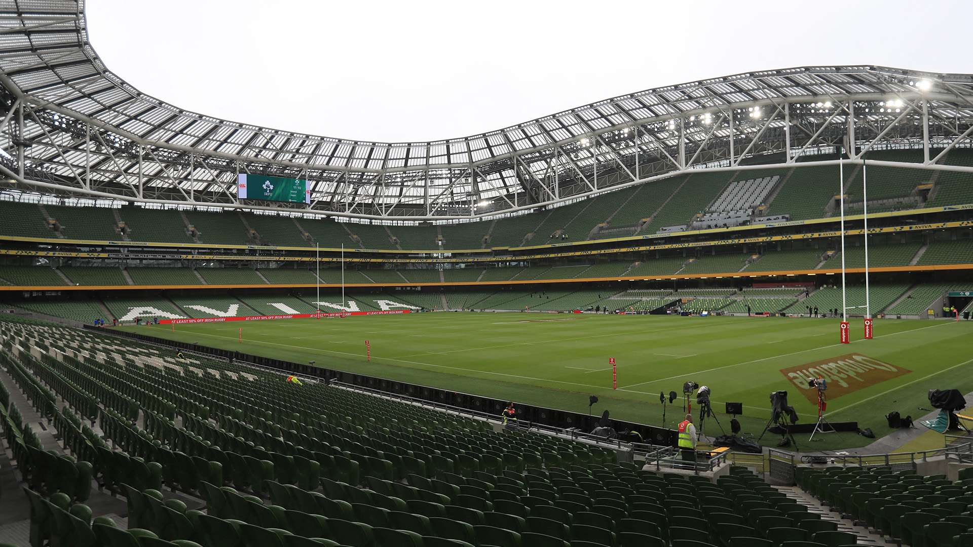 以足球为载 以足球为载